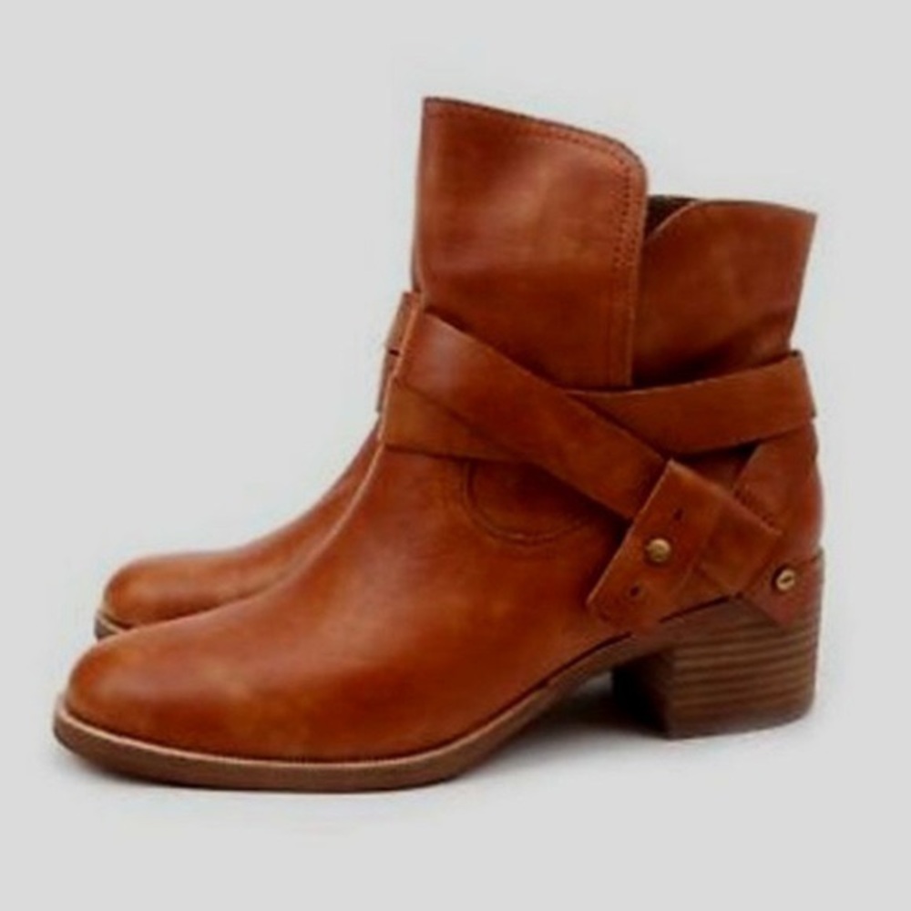 UGG Elora Ankle Boot